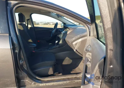 2017 Ford Focus Se z USA, uszkodzony, nr VIN 1FADP3F2XHL325505